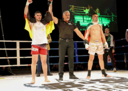 Sergej Braun wird während des Battle of Barock im Ring zum Sieger gekürt